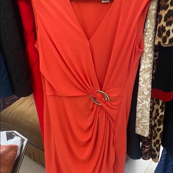 Dresses - Picture 4 of 15